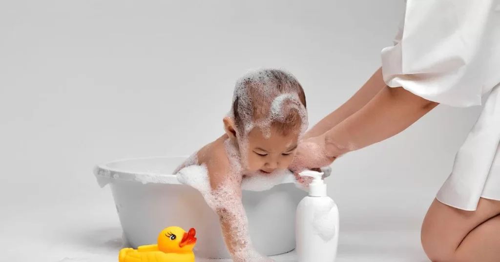Essential Newborn Bathing Tips For Parents 4 Cute Baby Taking a Bath